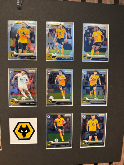 WOLVERHAMPTON WANDERERS FOTBALLKORTMONTASJE FRA 2019/20 - PANINI PRIZM PREMIER LEAGUE 2019/20