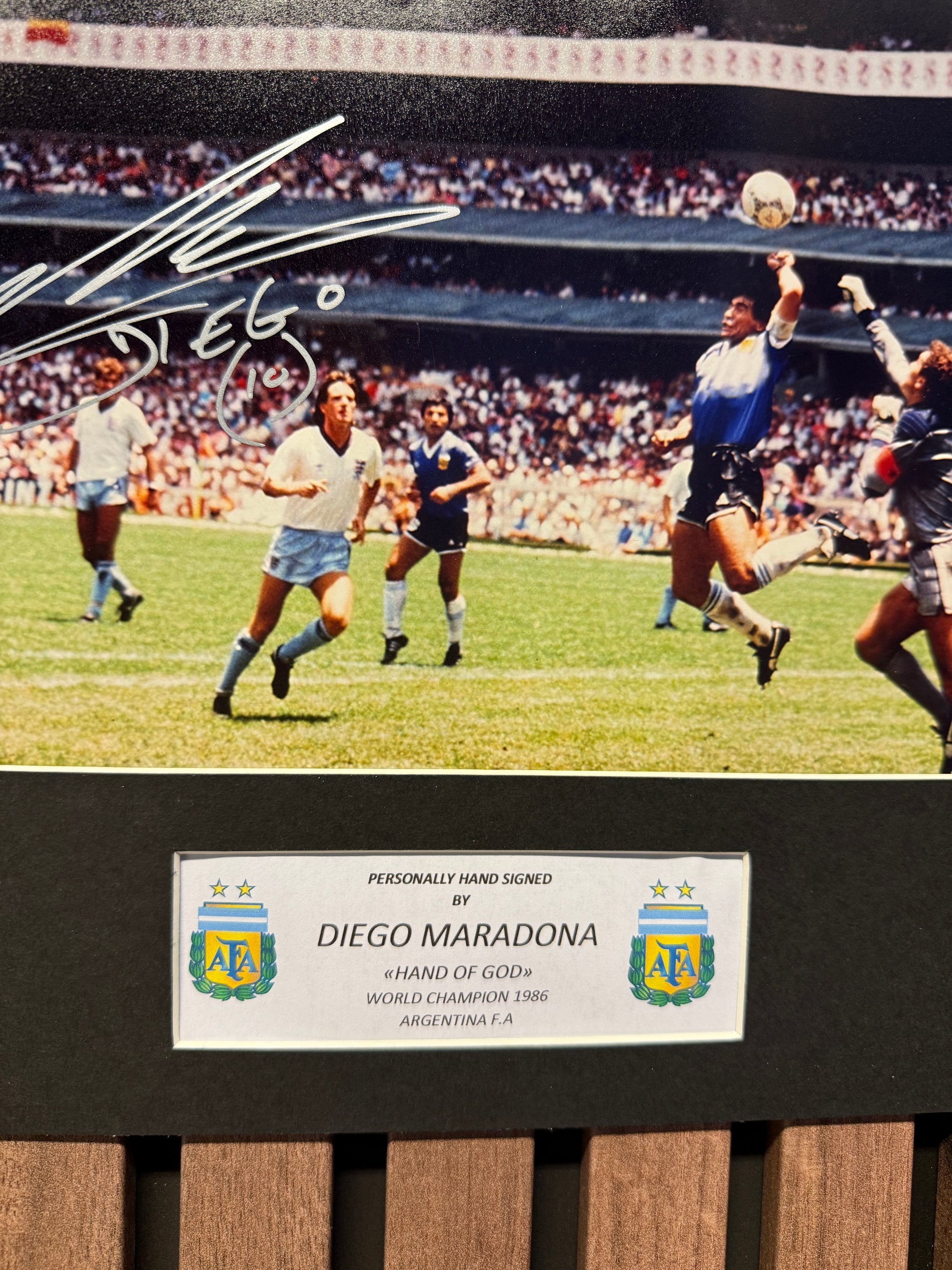 DIEGO MARADONA - SIGNERT BILDE MED EKTEHETSBEVIS/COA