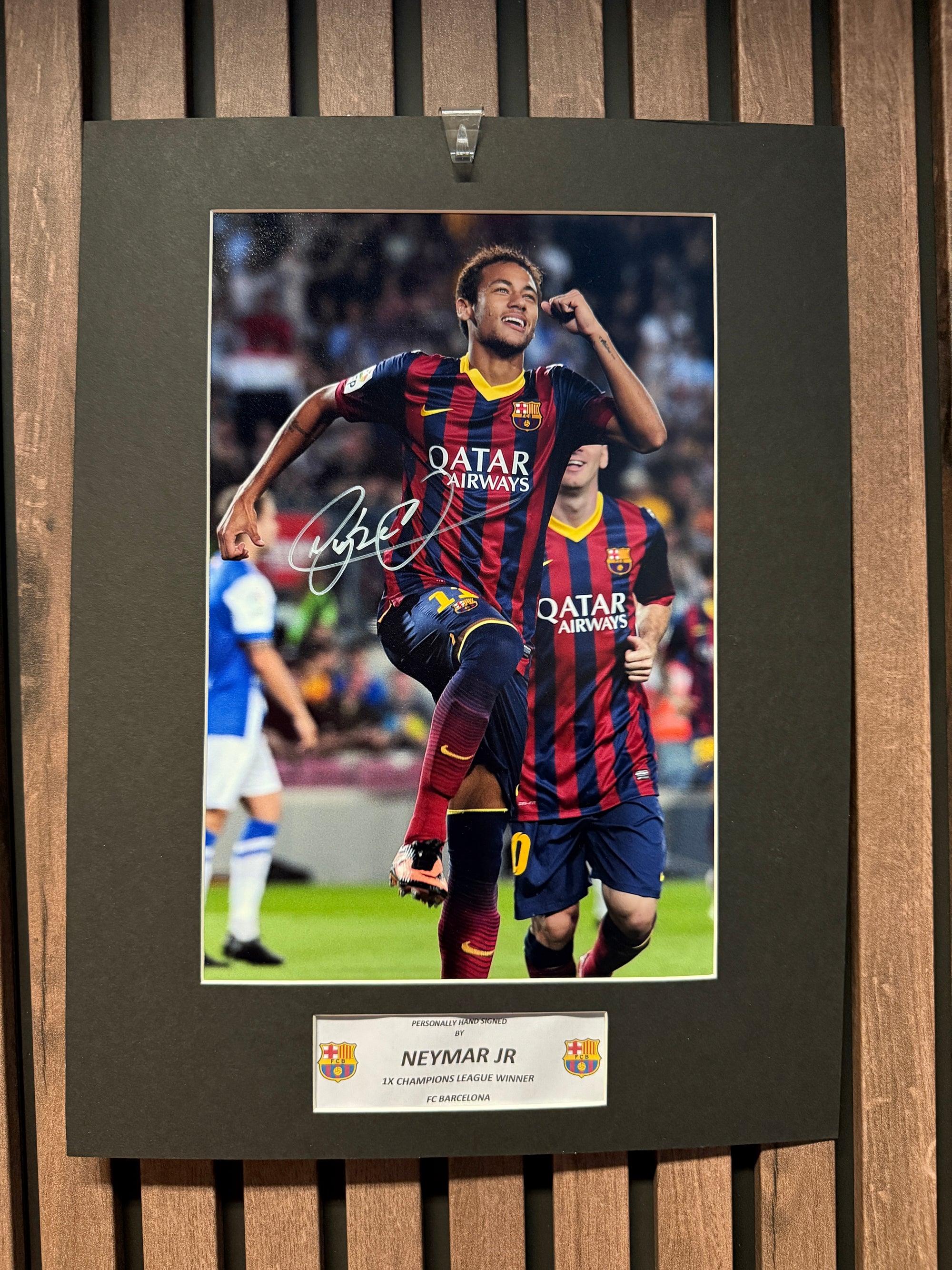 NEYMAR JR. - SIGNERT BILDE MED EKTEHETSBEVIS/COA