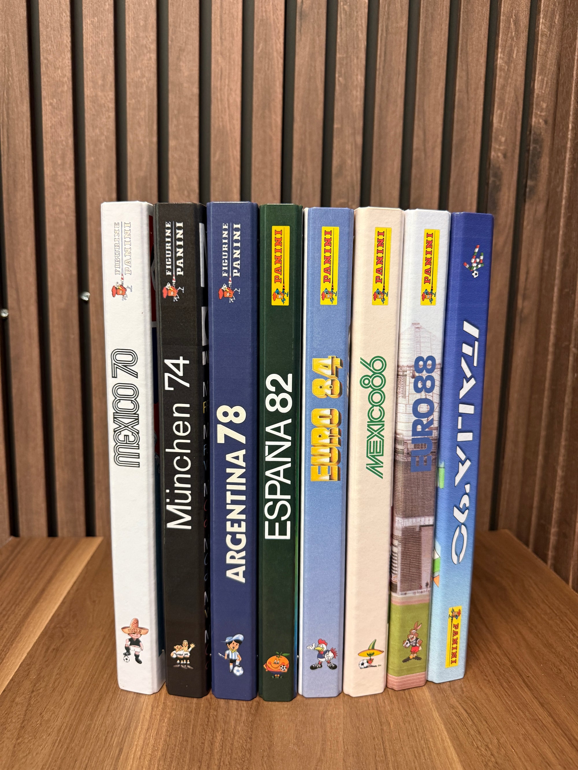 SAMLEPERMER SOM TAR FOR SEG VM 1970, 1974, 1978, 1982, 1986, 1990 OG EM 1984, 1988