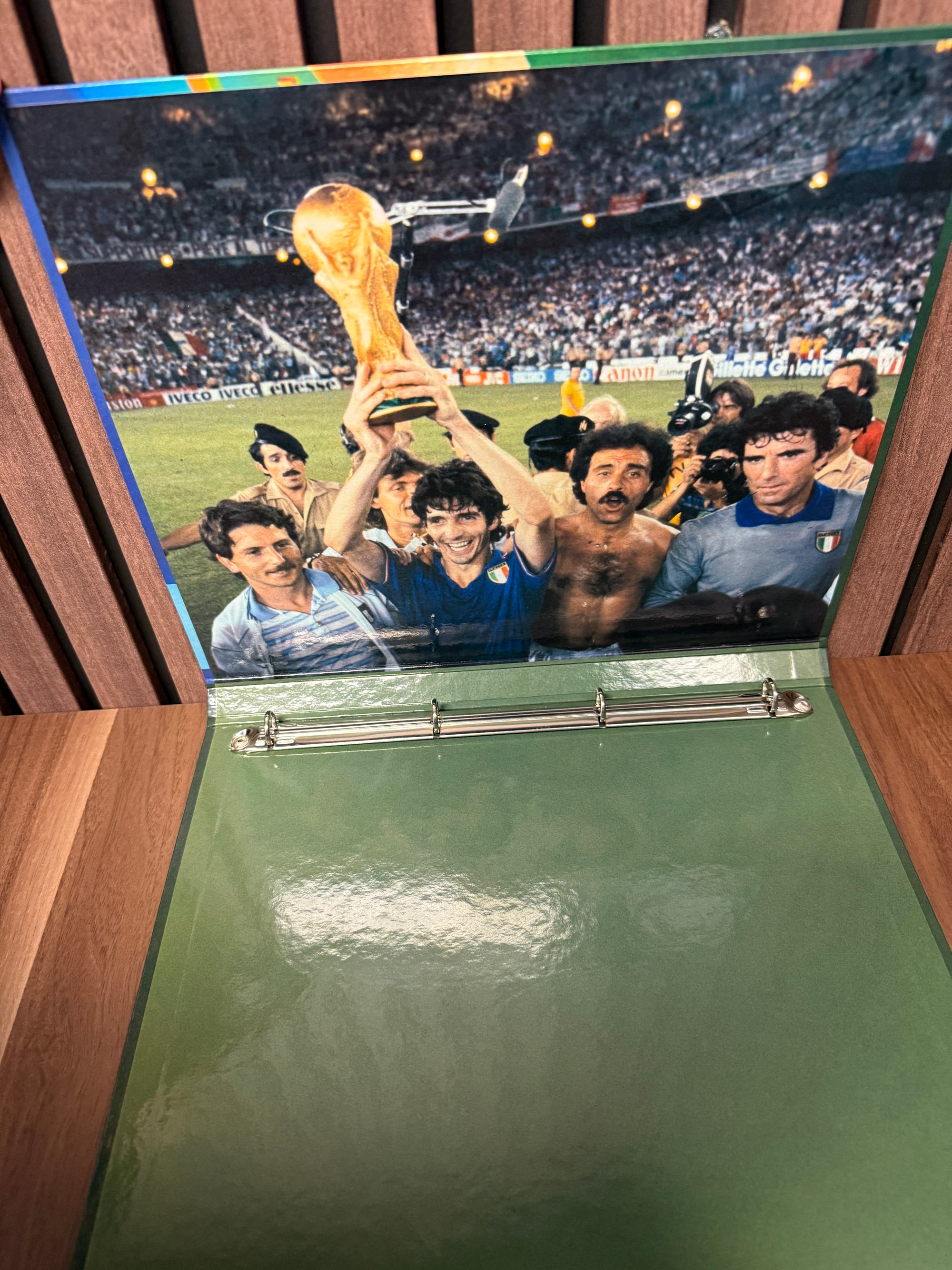 SAMLEPERMER SOM TAR FOR SEG VM 1970, 1974, 1978, 1982, 1986, 1990 OG EM 1984, 1988