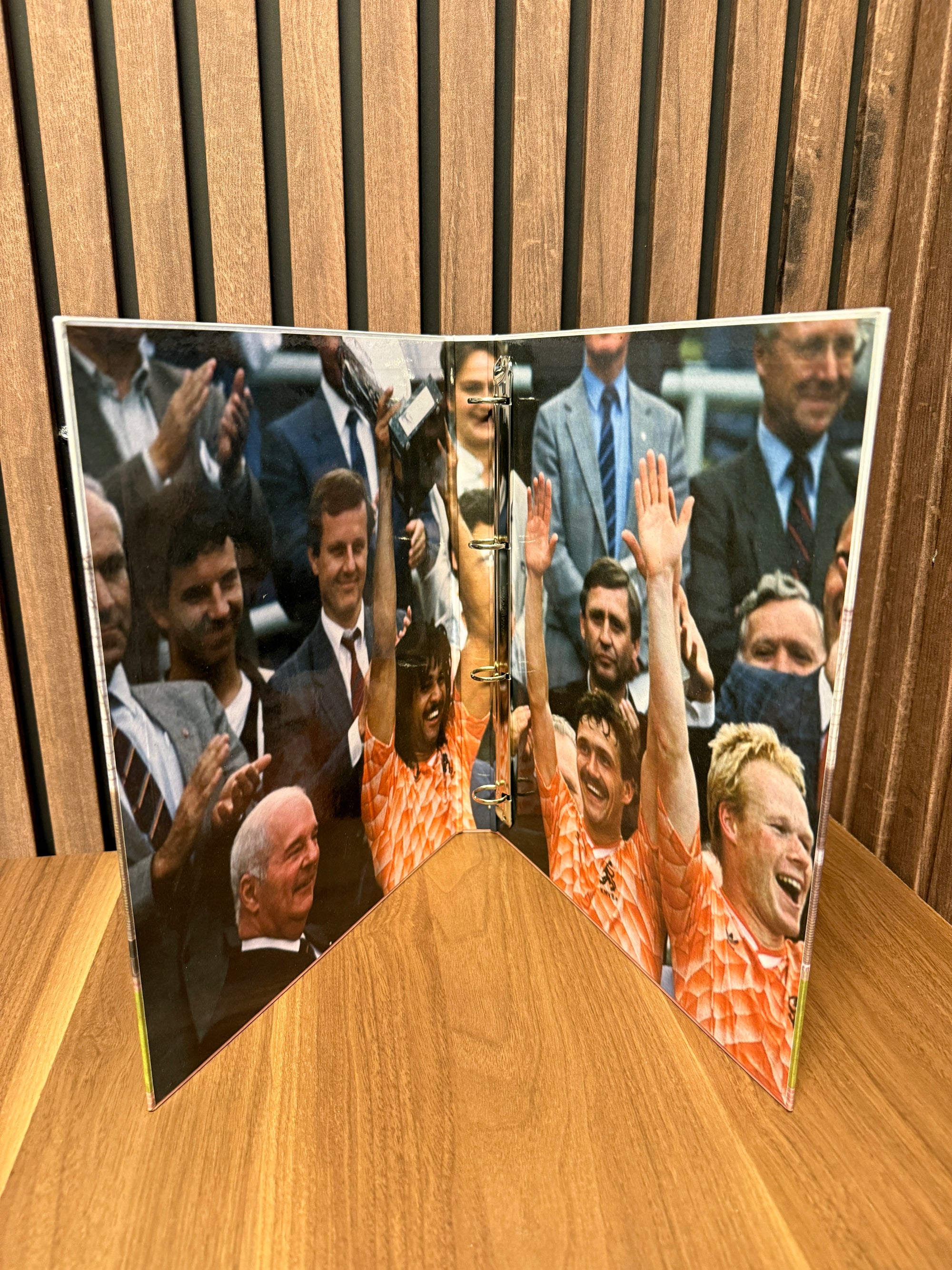 SAMLEPERMER SOM TAR FOR SEG VM 1970, 1974, 1978, 1982, 1986, 1990 OG EM 1984, 1988