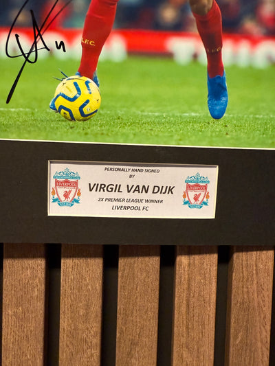 VIRGIL VAN DIJK - SIGNERT BILDE MED EKTEHETSBEVIS/COA