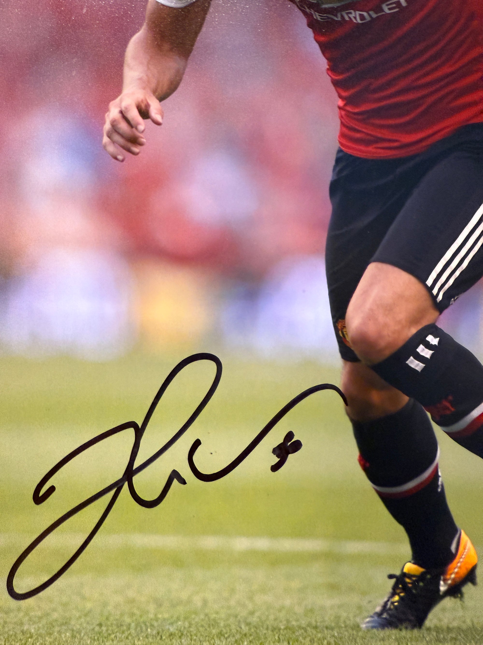 MANCHESTER UNITED - MATTEO DARMIAN - SIGNERT BILDE MED EKTEHETSBEVIS/COA