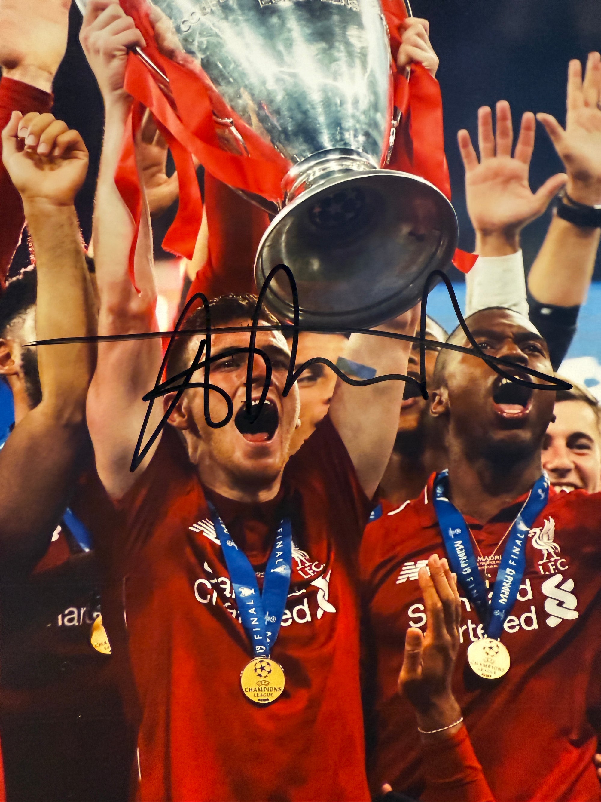 LIVERPOOL - ANDY ROBERTSON - SIGNERT BILDE MED EKTEHETSBEVIS/COA