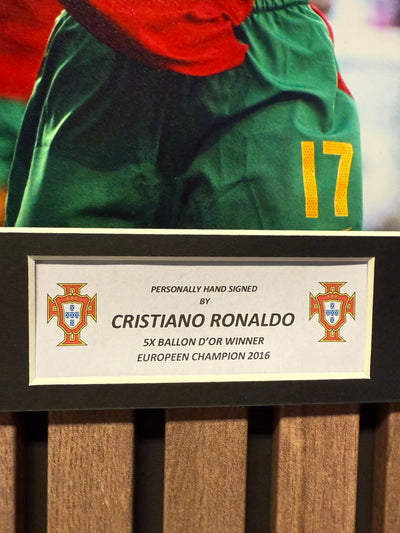 CRISTIANO RONALDO - SIGNERT BILDE MED EKTEHETSBEVIS/COA