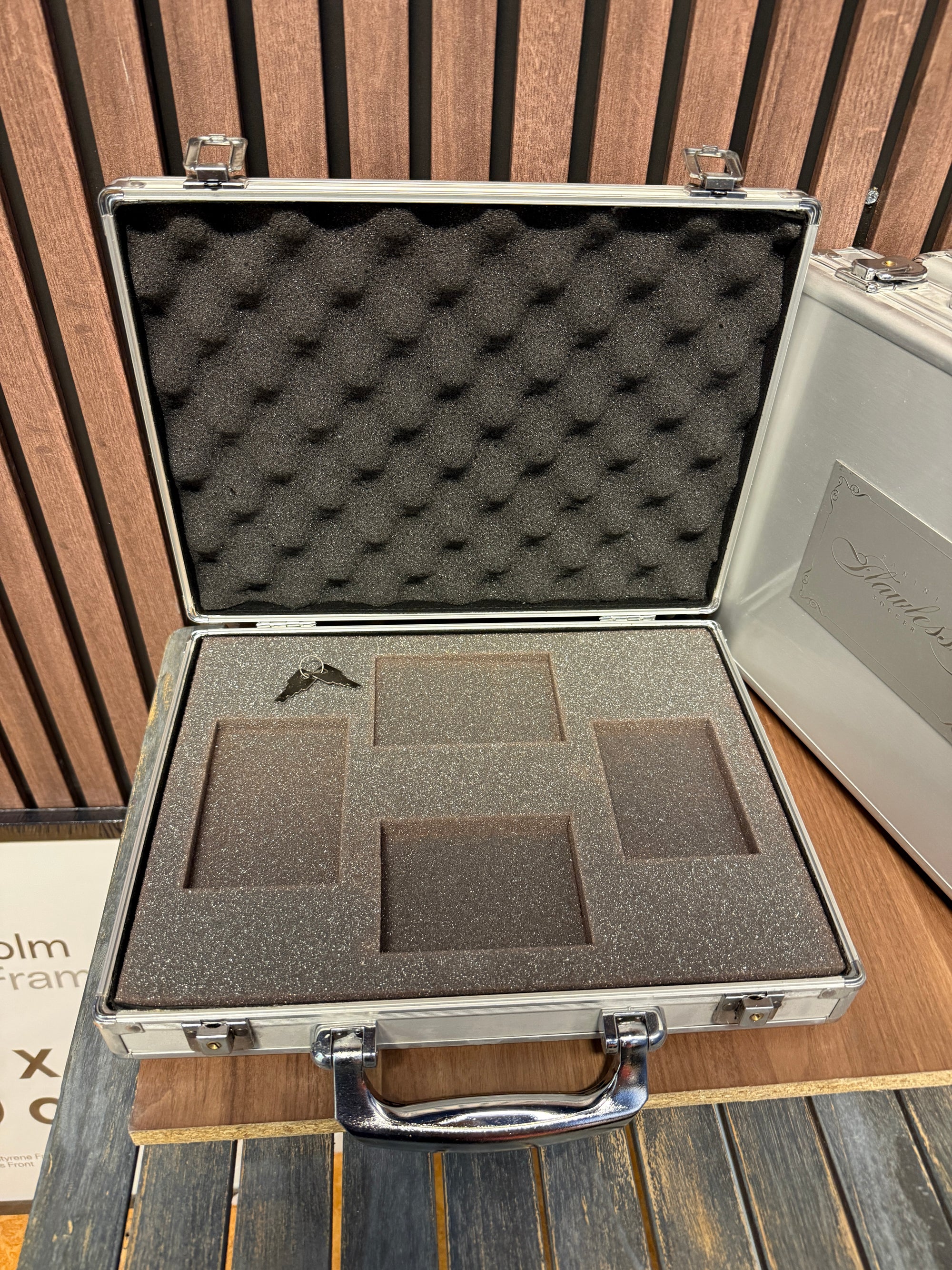 FLAWLESS - 3 TOMME KOFFERTER