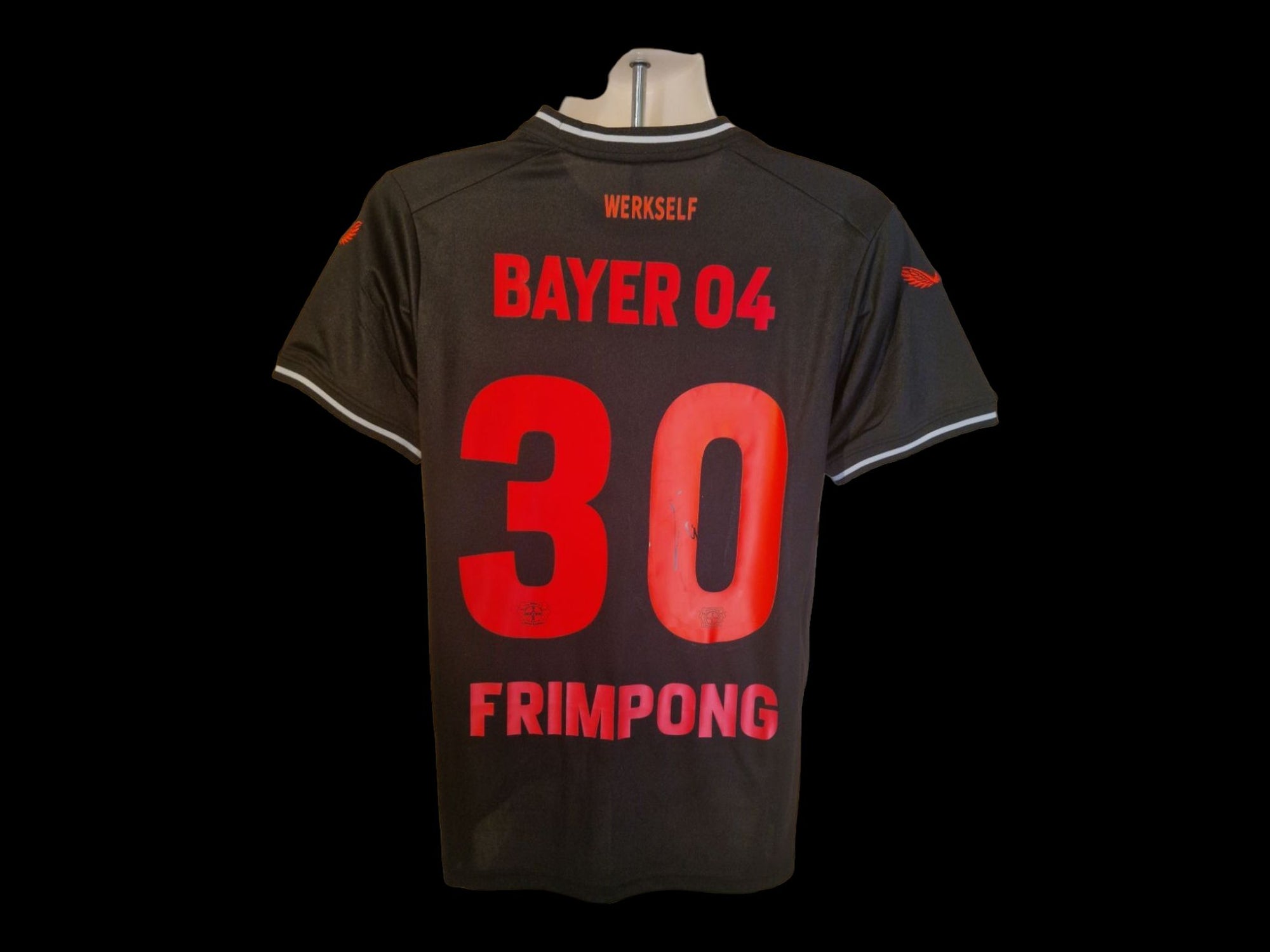 JEREMIE FRIMPONG - SIGNERT DRAKT MED EKTEHETSBEVIS/COA