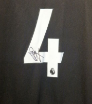 KALVIN PHILLIPS - SIGNERT DRAKT MED EKTEHETSBEVIC/COA