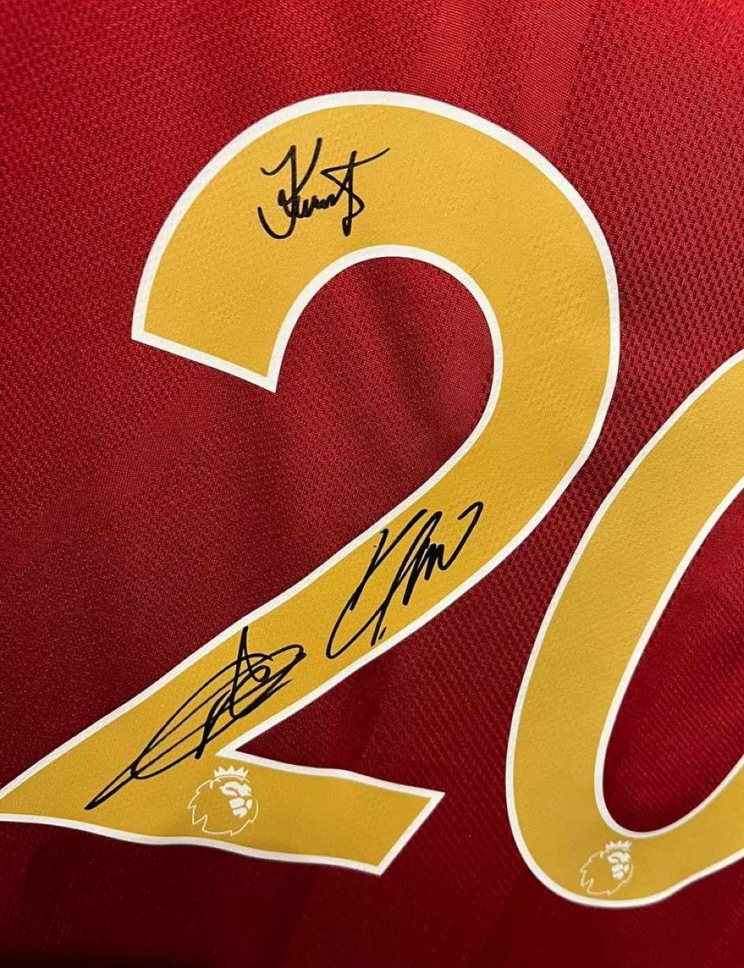Jurgen Klopp, Peter Krawietz, Pep Lijnders – SIGNERT DRAKT MED EKTEHETSBEVIS/COA
