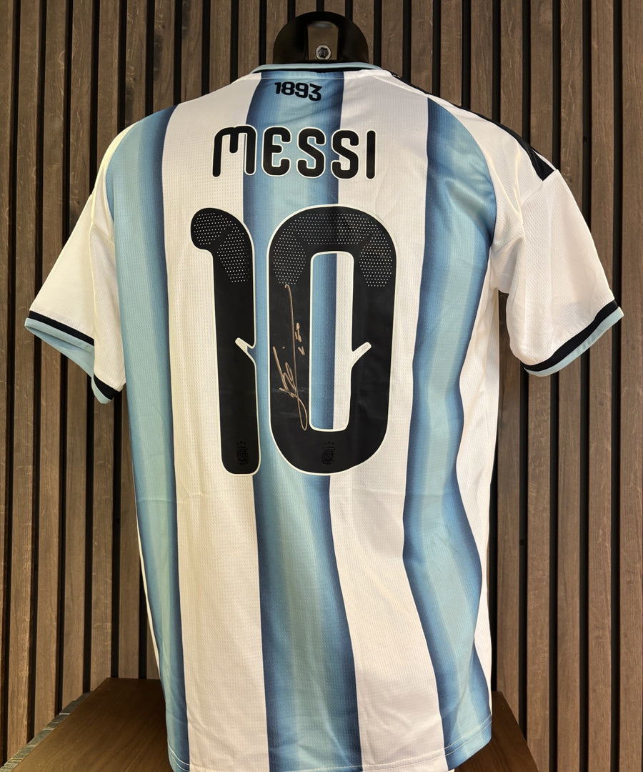 LIONEL MESSI - SIGNERT DRAKT MED EKTEHETSBEVIS/COA