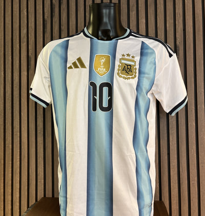 LIONEL MESSI - SIGNERT DRAKT MED EKTEHETSBEVIS/COA