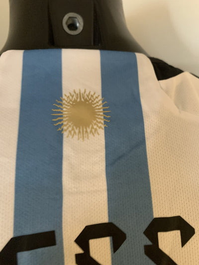 LIONEL MESSI - SIGNERT DRAKT MED EKTEHETSBEVIS/COA