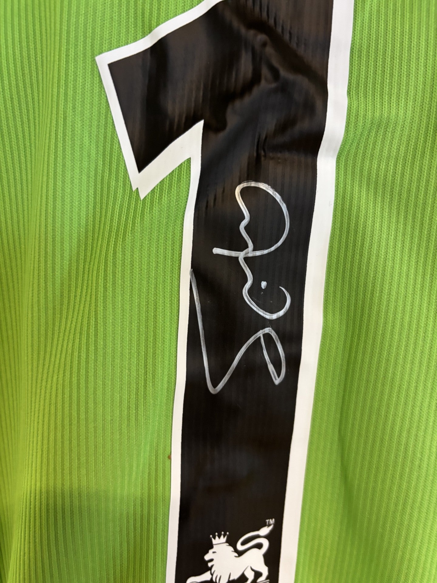 PETER SCHMEICHEL - SIGNERT DRAKT MED EKTEHETSBEVIS/COA