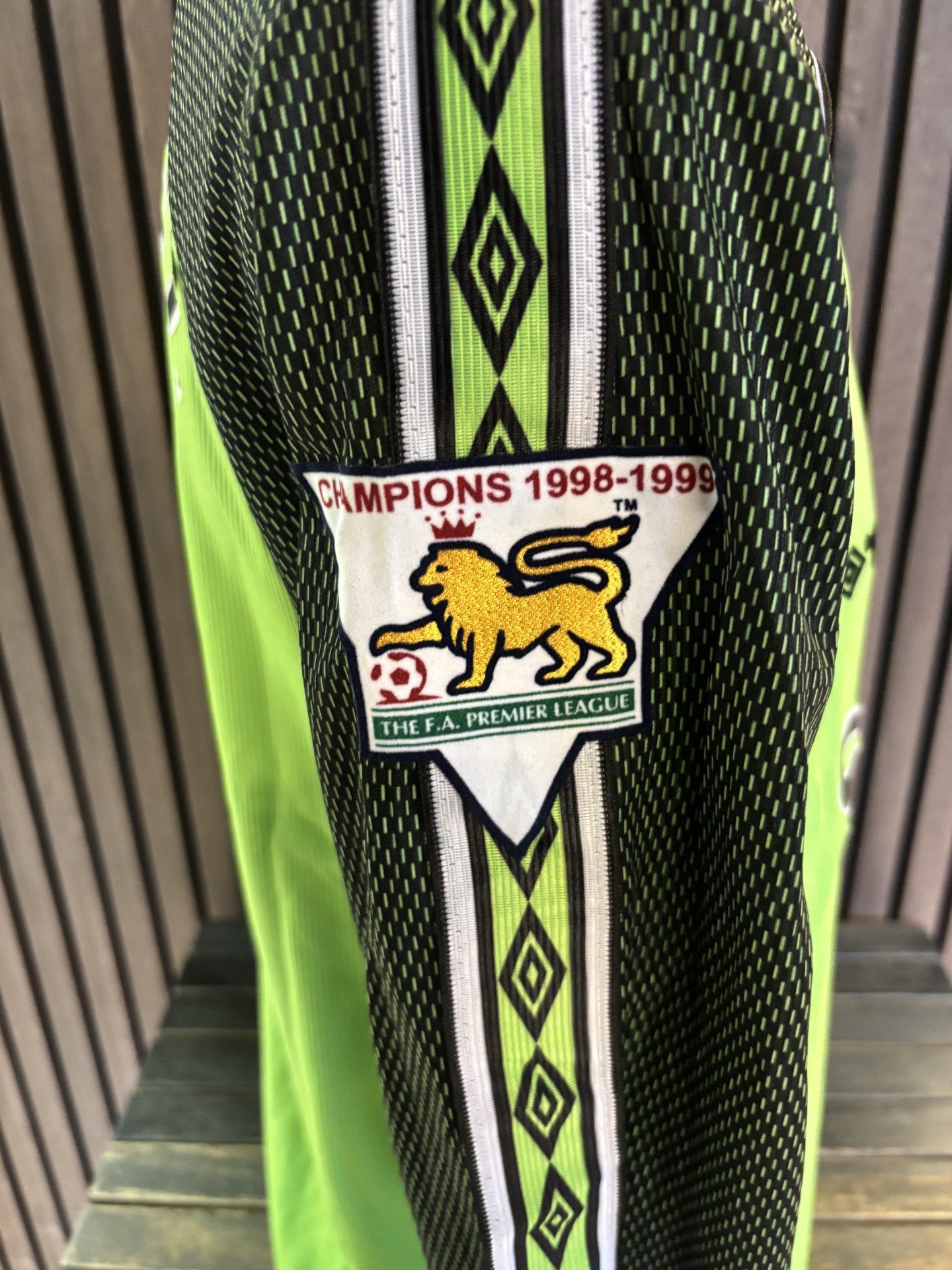 PETER SCHMEICHEL - SIGNERT DRAKT MED EKTEHETSBEVIS/COA