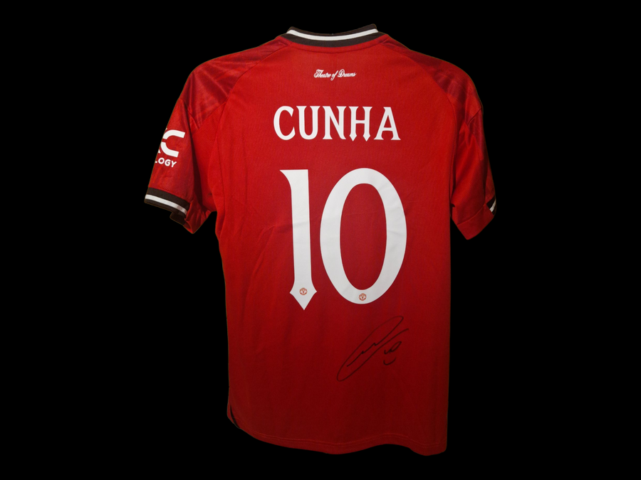 MATHEUS CUNHA - SIGNERT DRAKT MED EKTEHETSBEVIS/COA