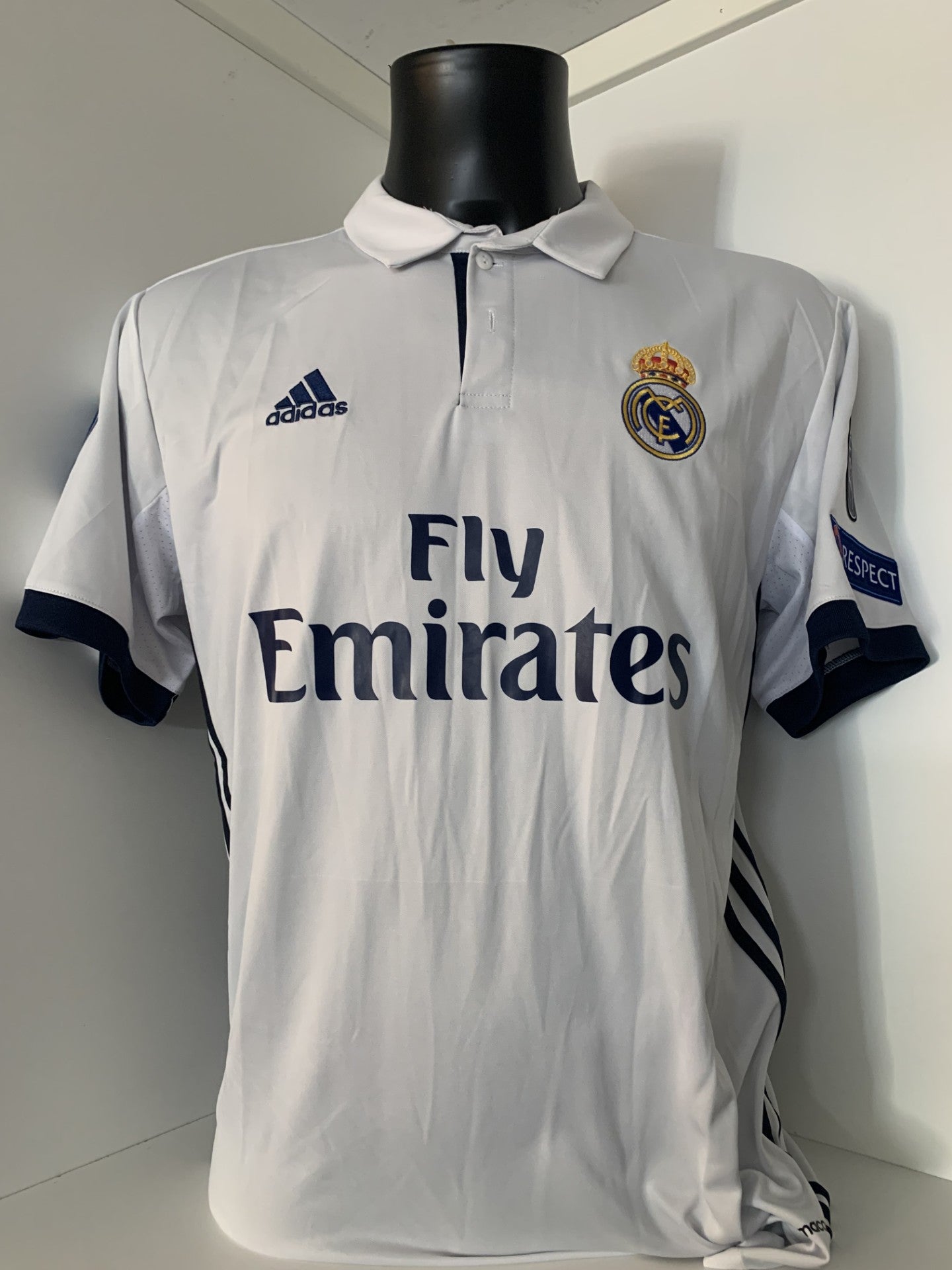 CRISTIANO RONALDO - SIGNERT DRAKT MED EKTEHETSBEVIS/COA