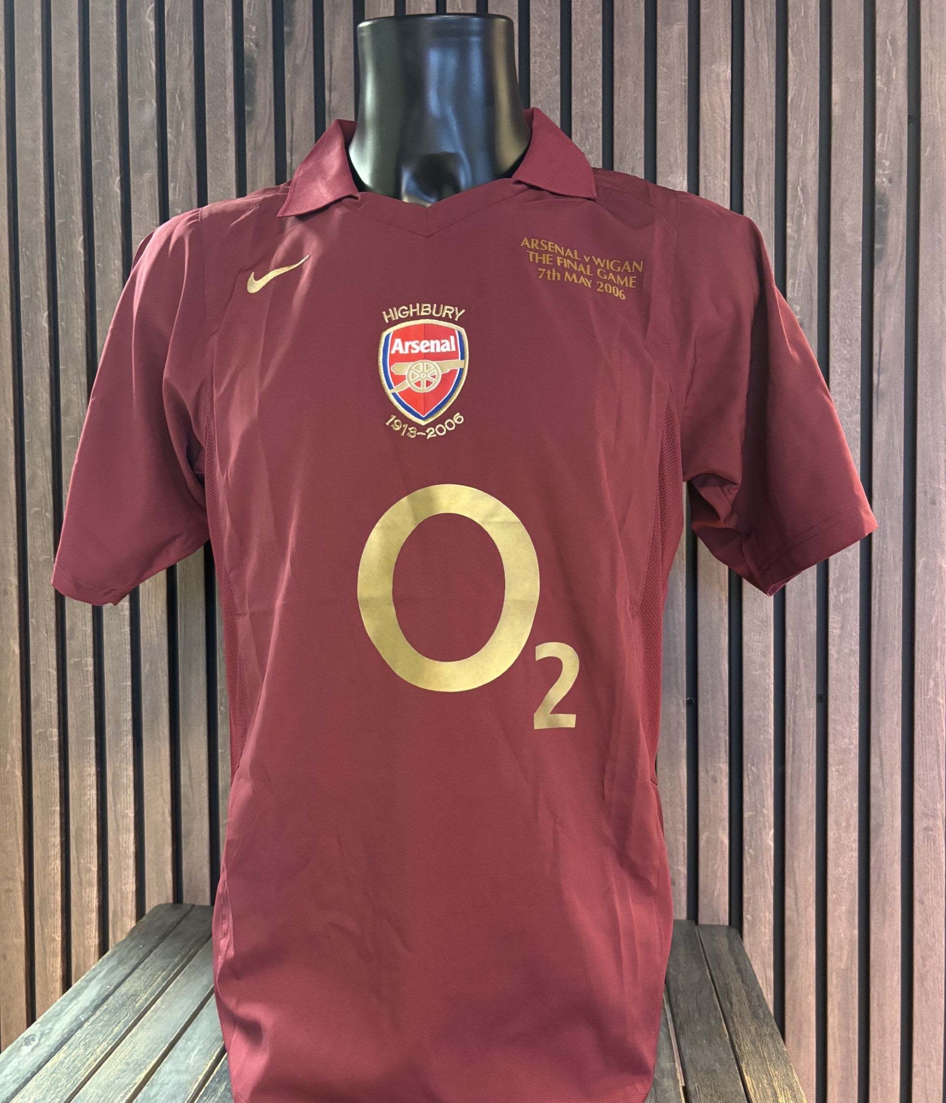 ROBERT PIRES - SISTE KAMP PÅ HIGHBURY - SIGNERT DRAKT MED EKTEHETSBEVIS/COA