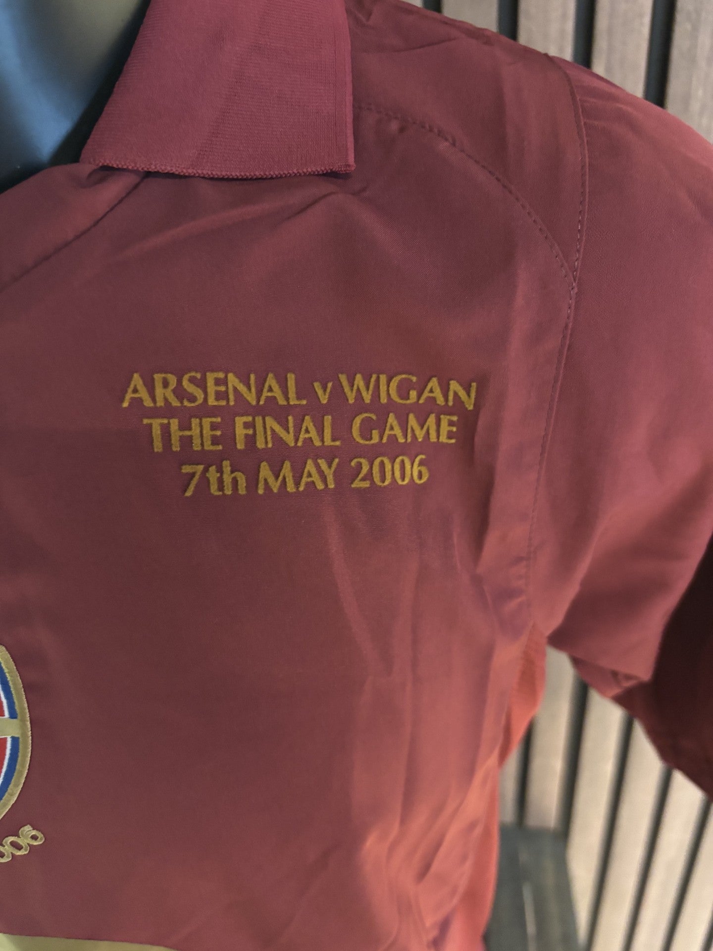 ROBERT PIRES - SISTE KAMP PÅ HIGHBURY - SIGNERT DRAKT MED EKTEHETSBEVIS/COA