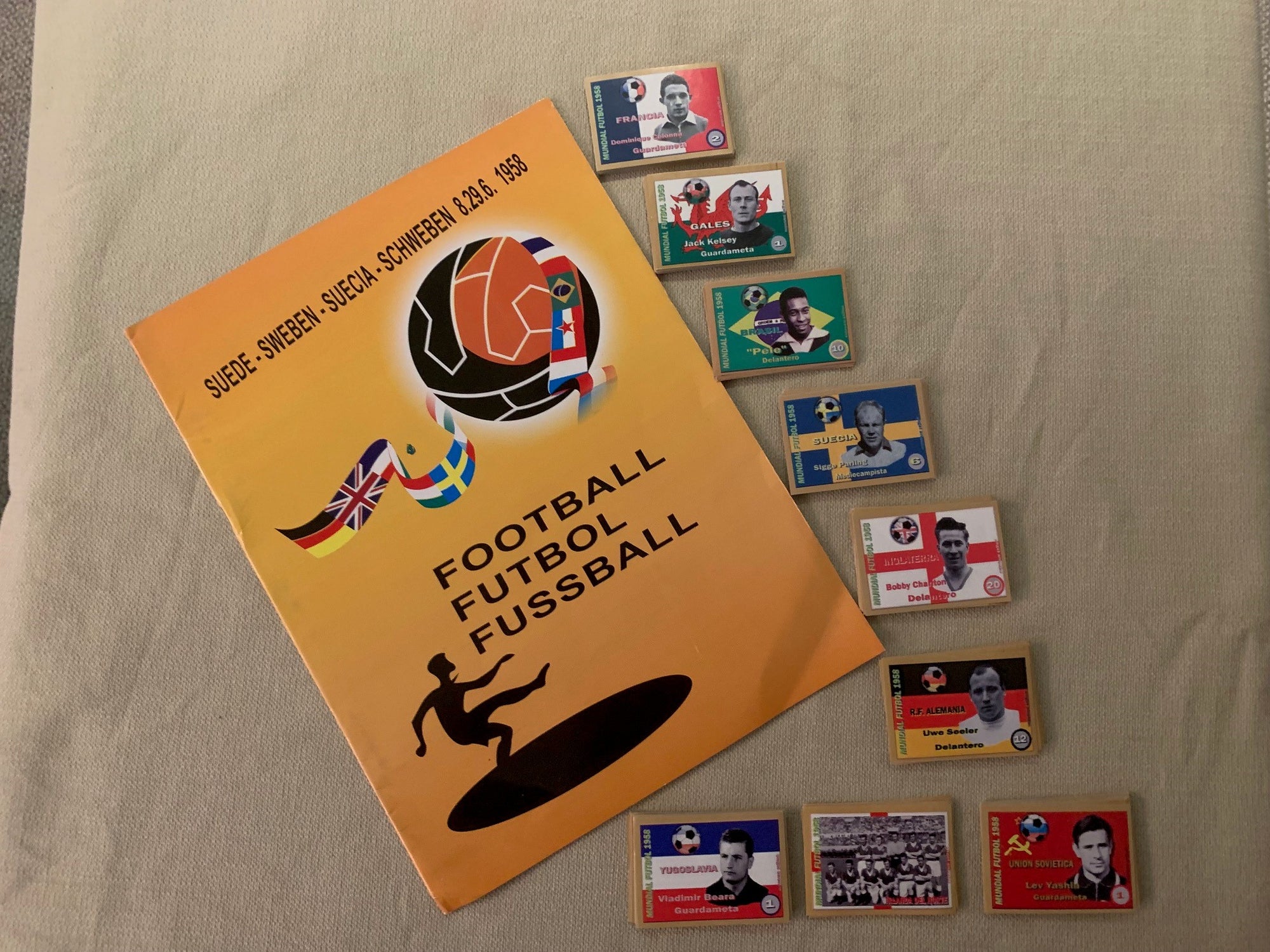 CROMOS WORLD CUP 1958 SWEDEN - REPLICA ALBUM OG KORT/STICKERS KOMPLETT SETT