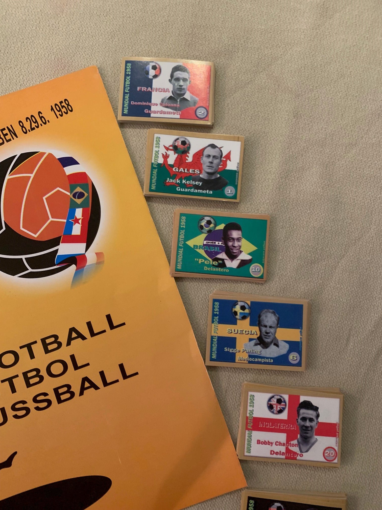 CROMOS WORLD CUP 1958 SWEDEN - REPLICA ALBUM OG KORT/STICKERS KOMPLETT SETT