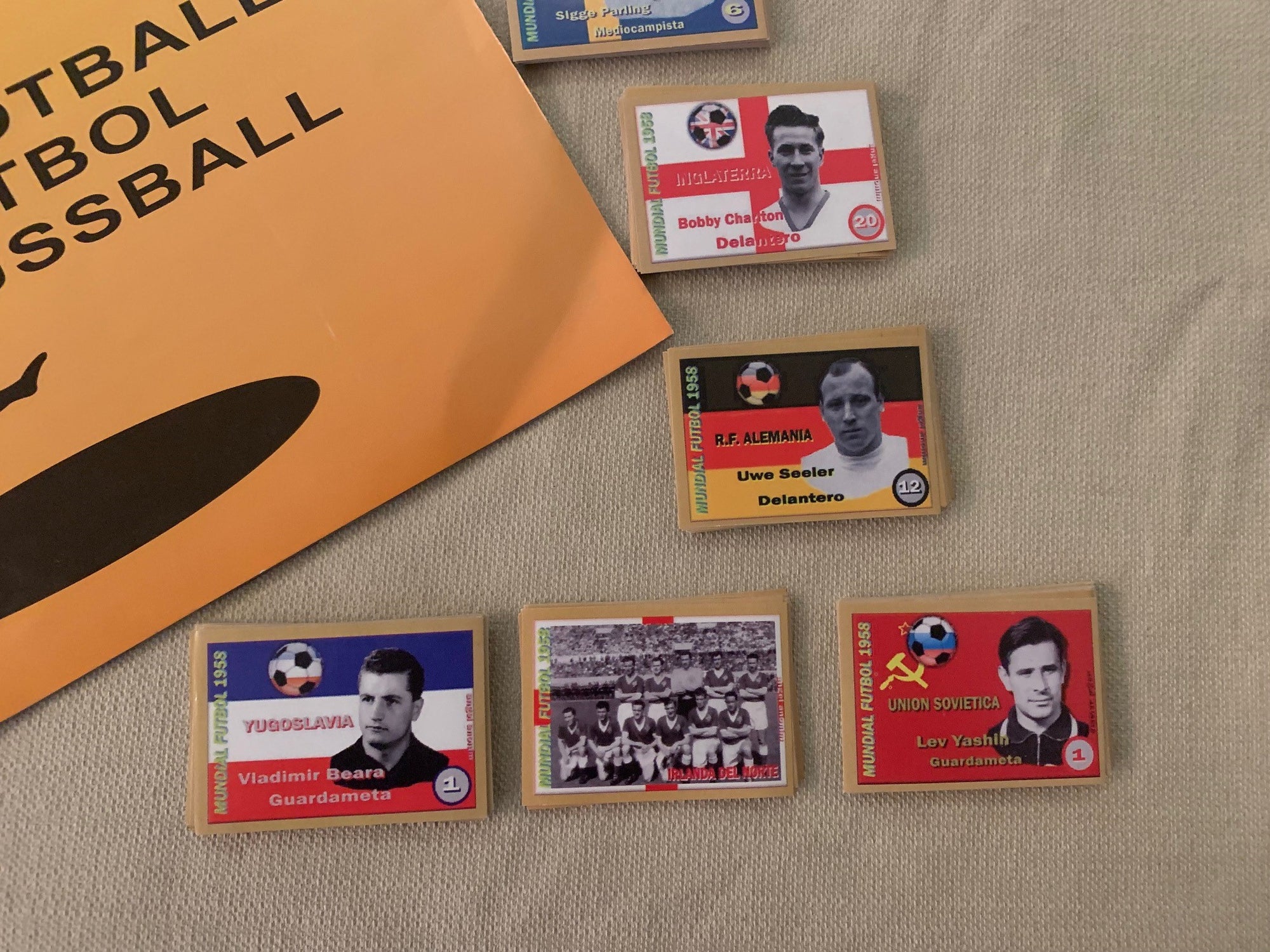 CROMOS WORLD CUP 1958 SWEDEN - REPLICA ALBUM OG KORT/STICKERS KOMPLETT SETT