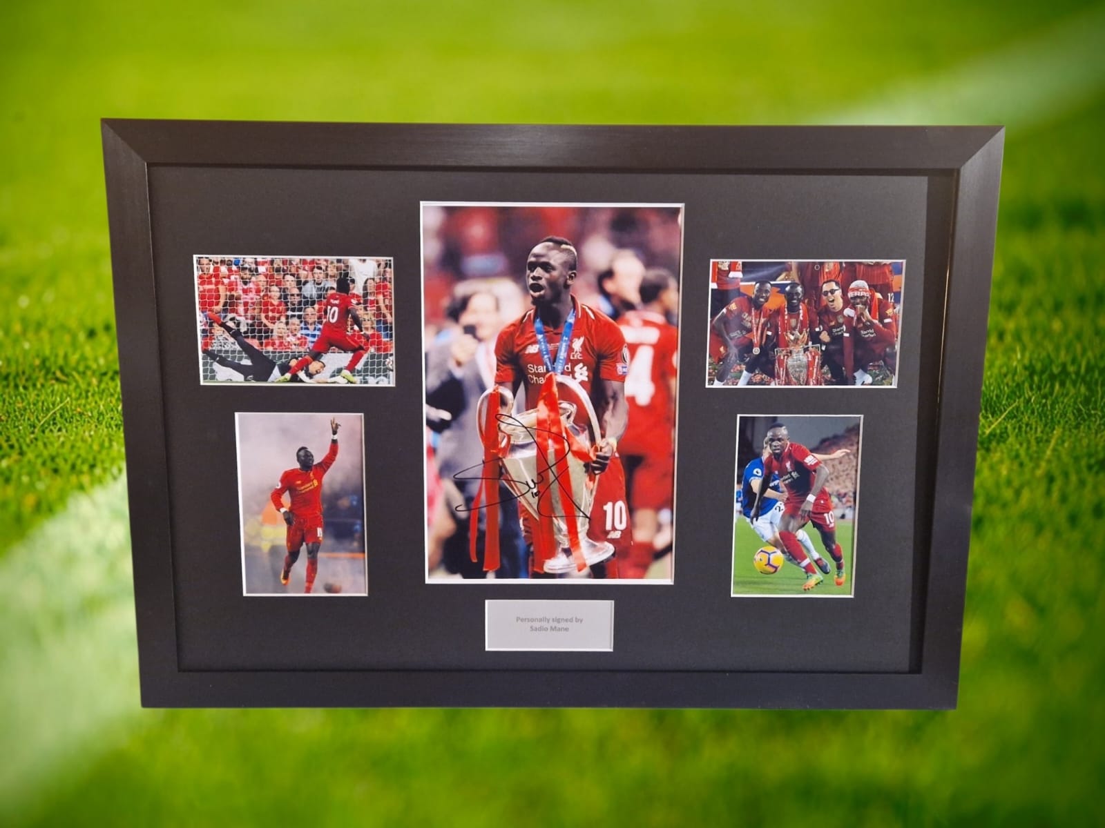 SADIO MANE - SIGNERT BILDE MED EKTEHETSBEVIS/COA