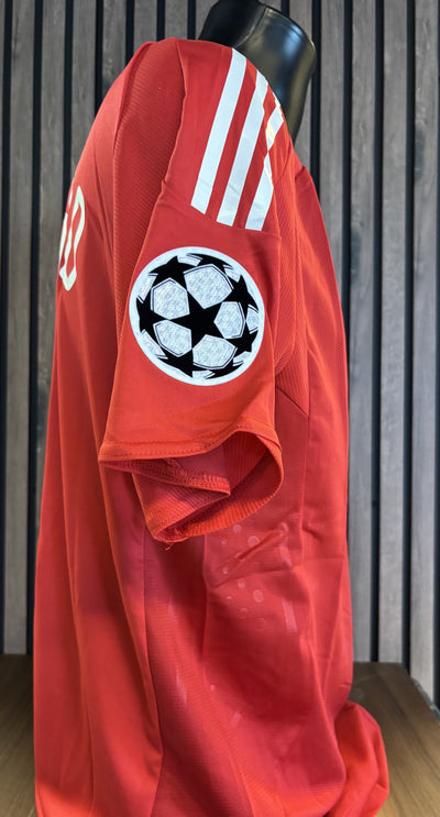 STEVEN GERRARD - SIGNERT DRAKT MED EKTEHETSBEVIS/COA