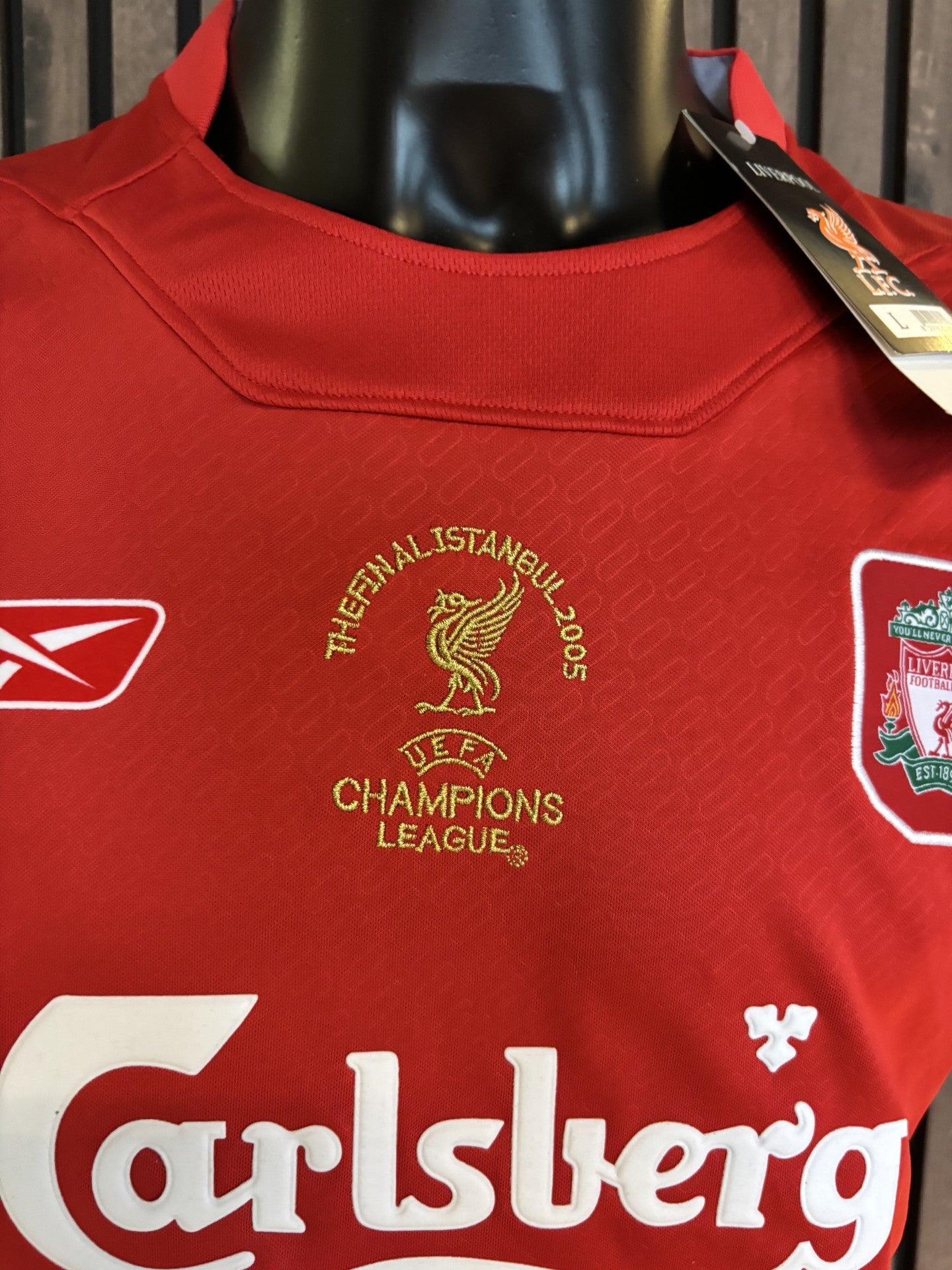 STEVEN GERRARD - SIGNERT DRAKT MED EKTEHETSBEVIS/COA
