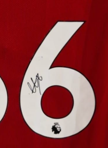 TRENT ALEXANDER ARNOLD - SIGNERT DRAKT MED EKTEHETSBEVIS/COA
