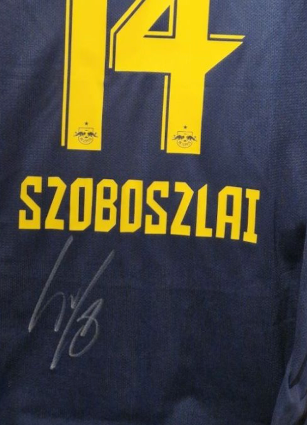 DOMINIK SZOBOSLAI - SIGNERT DRAKT MED EKTEHETSBEVIS/COA