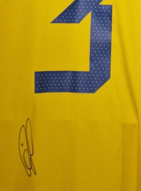 VIKTOR LINDELOF - SIGNERT DRAKT MED EKTEHETSBEVIS/COA