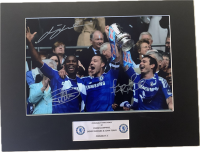 FRANK LAMPARD, JOHN TERRY & DIDIER DROGBA - TRIPPELSIGNERT BILDE MED COA/EKTEHETSBEVIS