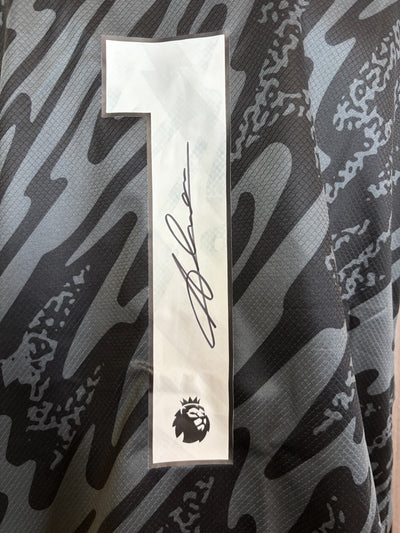 ALISSON BECKER - SIGNERT DRAKT MED EKTEHETSBEVIS/COA