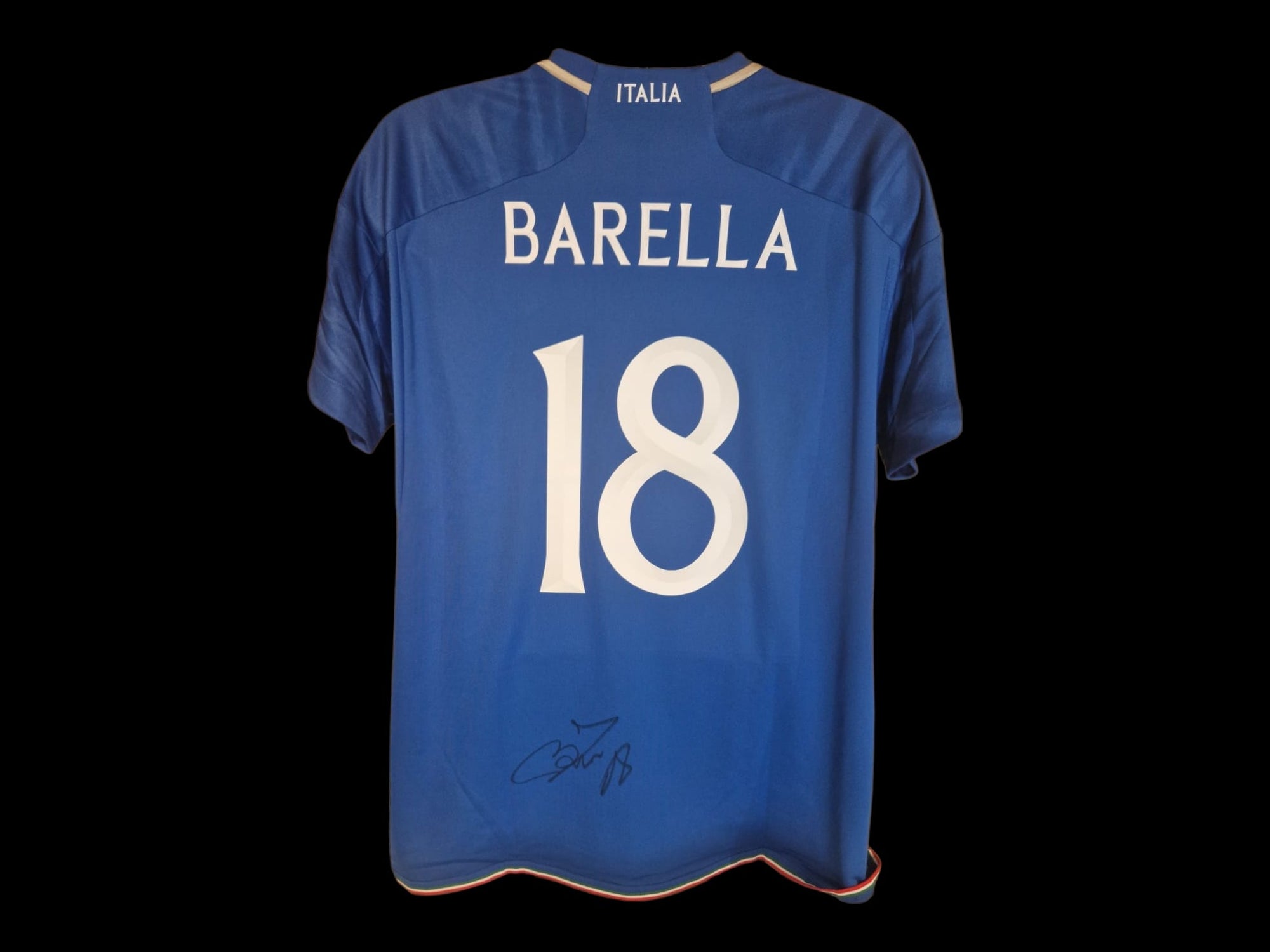 NICOLO BARELLA - SIGNERT DRAKT MED EKTEHETSBEVIS/COA