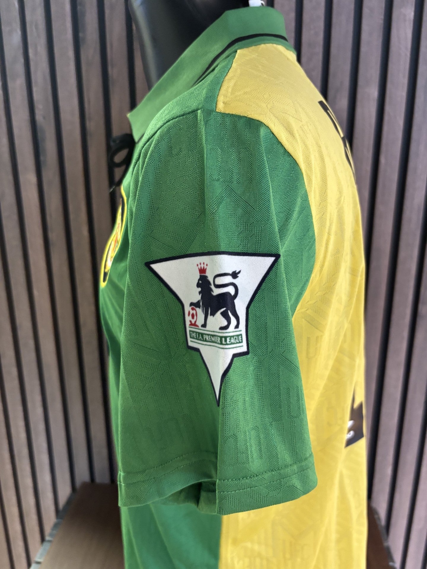 BRYAN ROBSON - SIGNERT DRAKT MED EKTEHETSBEVIS/COA