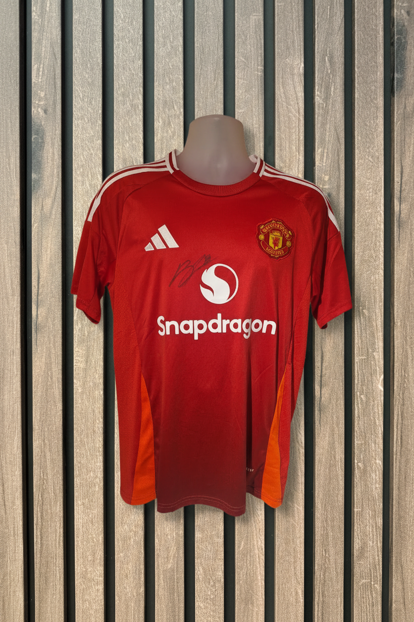 Bruno Fernandes Shirt – Wood Background