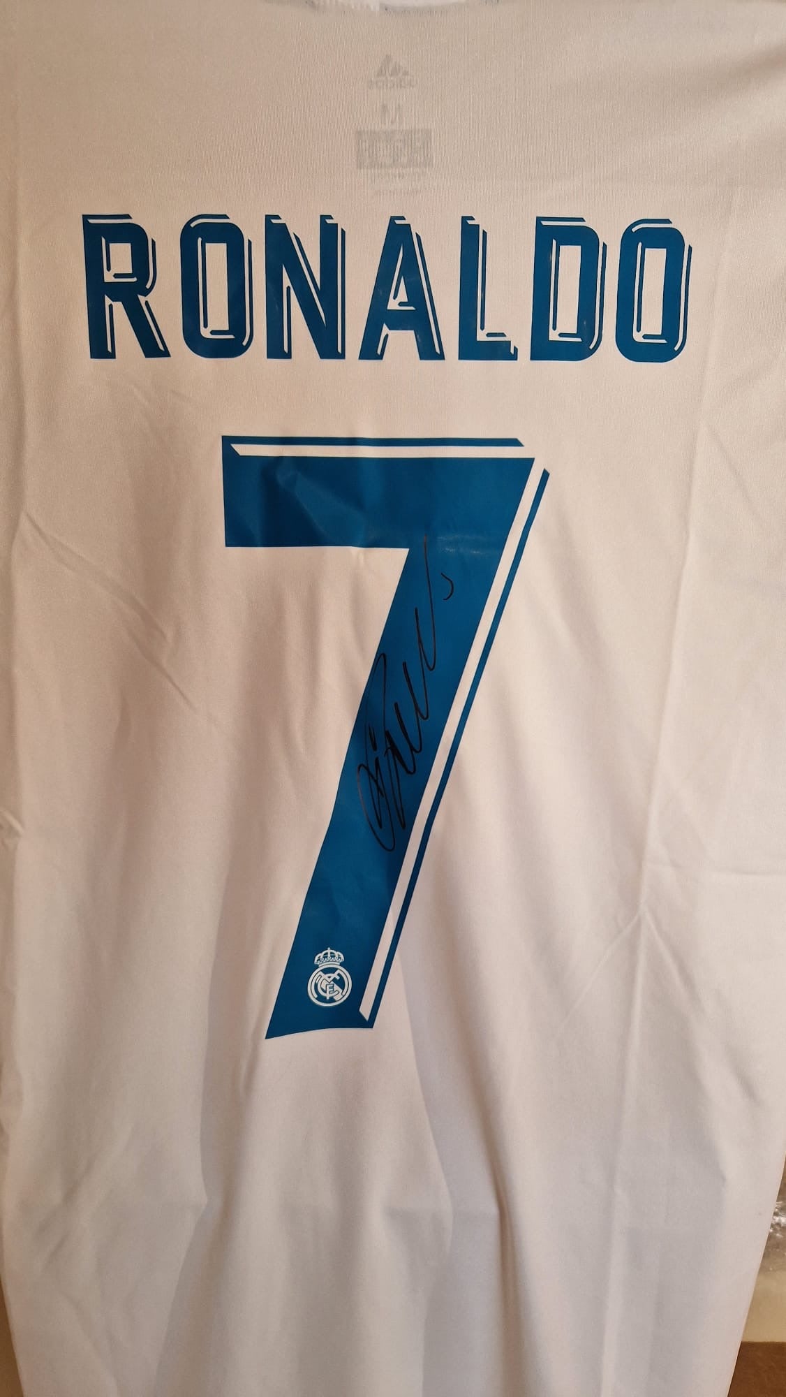 CRISTIANO RONALDO - SIGNERT DRAKT MED EKTEHETSBEVIS/COA