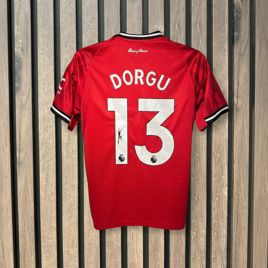 Dorgu shirt with wooden background