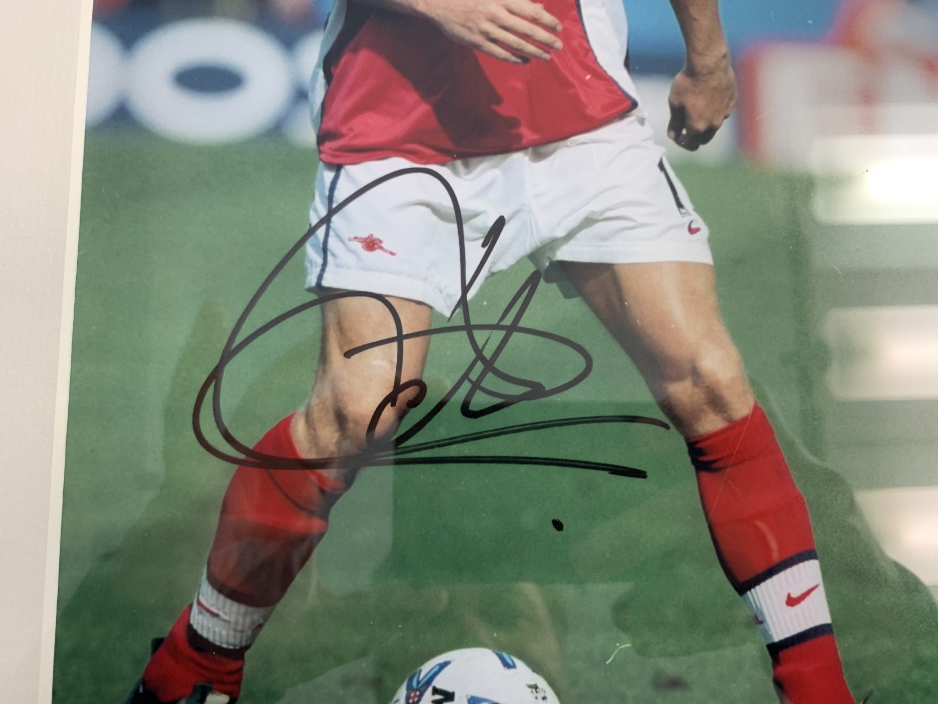 ARSENAL - EMMANUEL PETIT - SIGNERT BILDE MED EKTEHETSBEVIS/COA