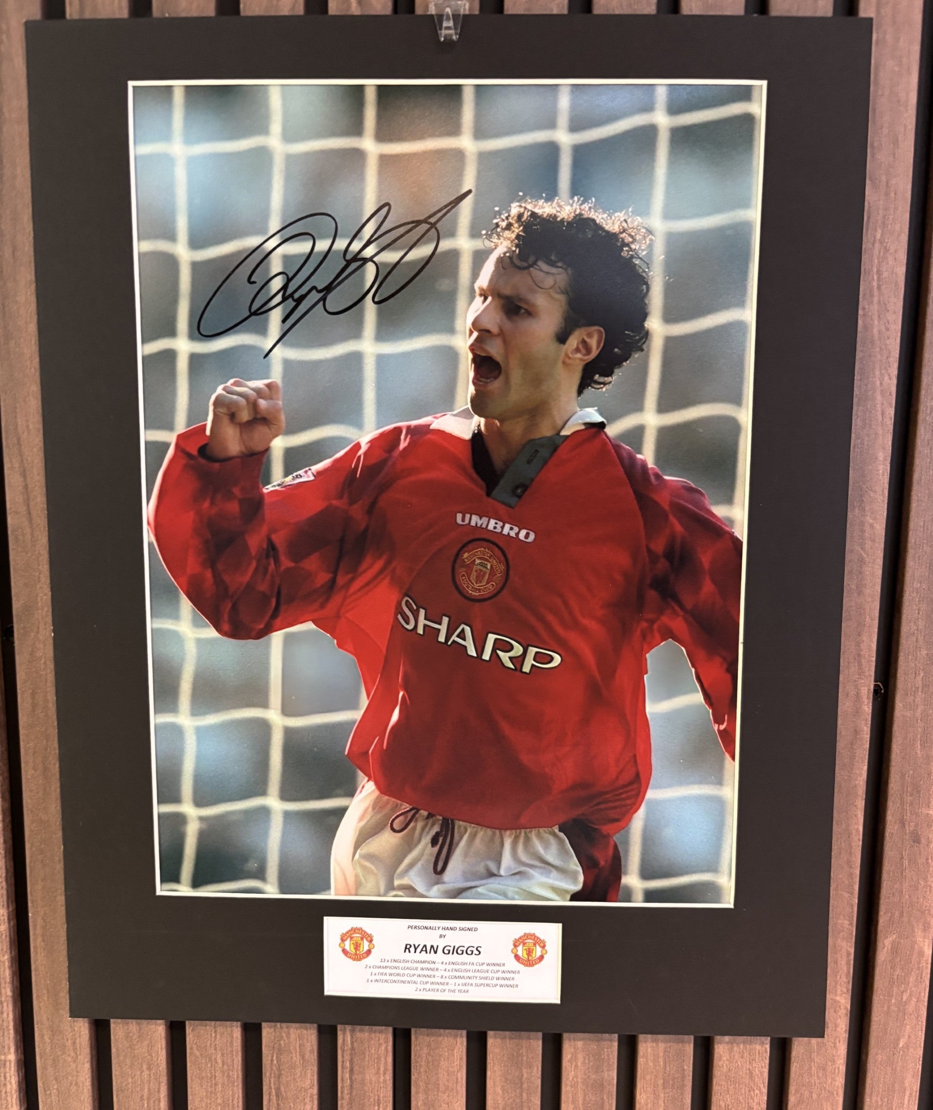 RYAN GIGGS - SIGNERT BILDE MED EKTEHETSBEVIS/COA