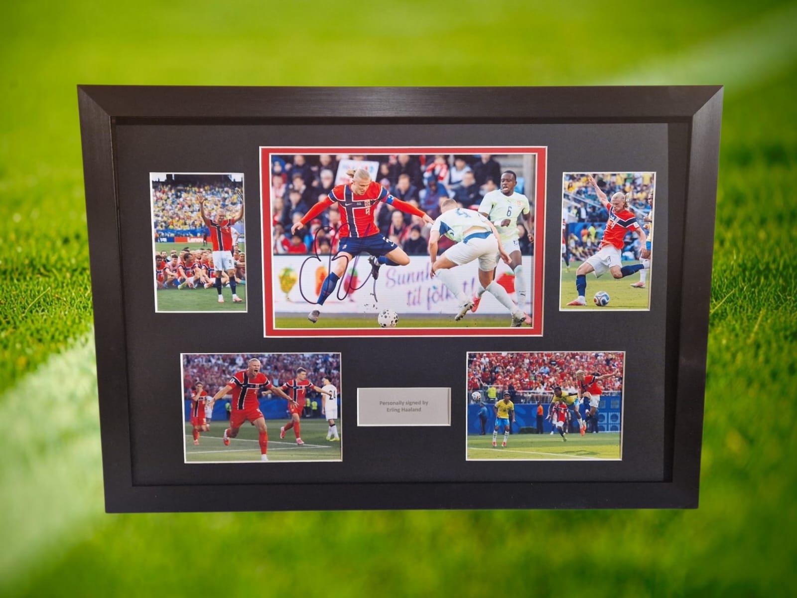 ERLING HAALAND - SIGNERT BILDE MED EKTEHETSBEVIS/COA
