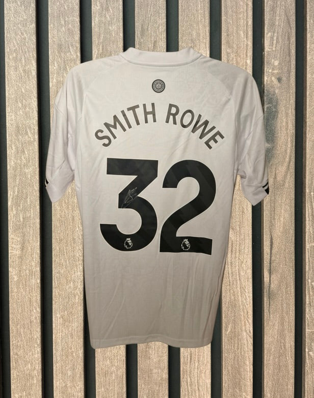 EMILE SMITH ROWE - SIGNERT DRAKT MED EKTEHETSBEVIS/COA