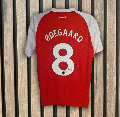 MARTIN ØDEGAARD - SIGNERT DRAKT MED EKTEHETSBEVIS/COA