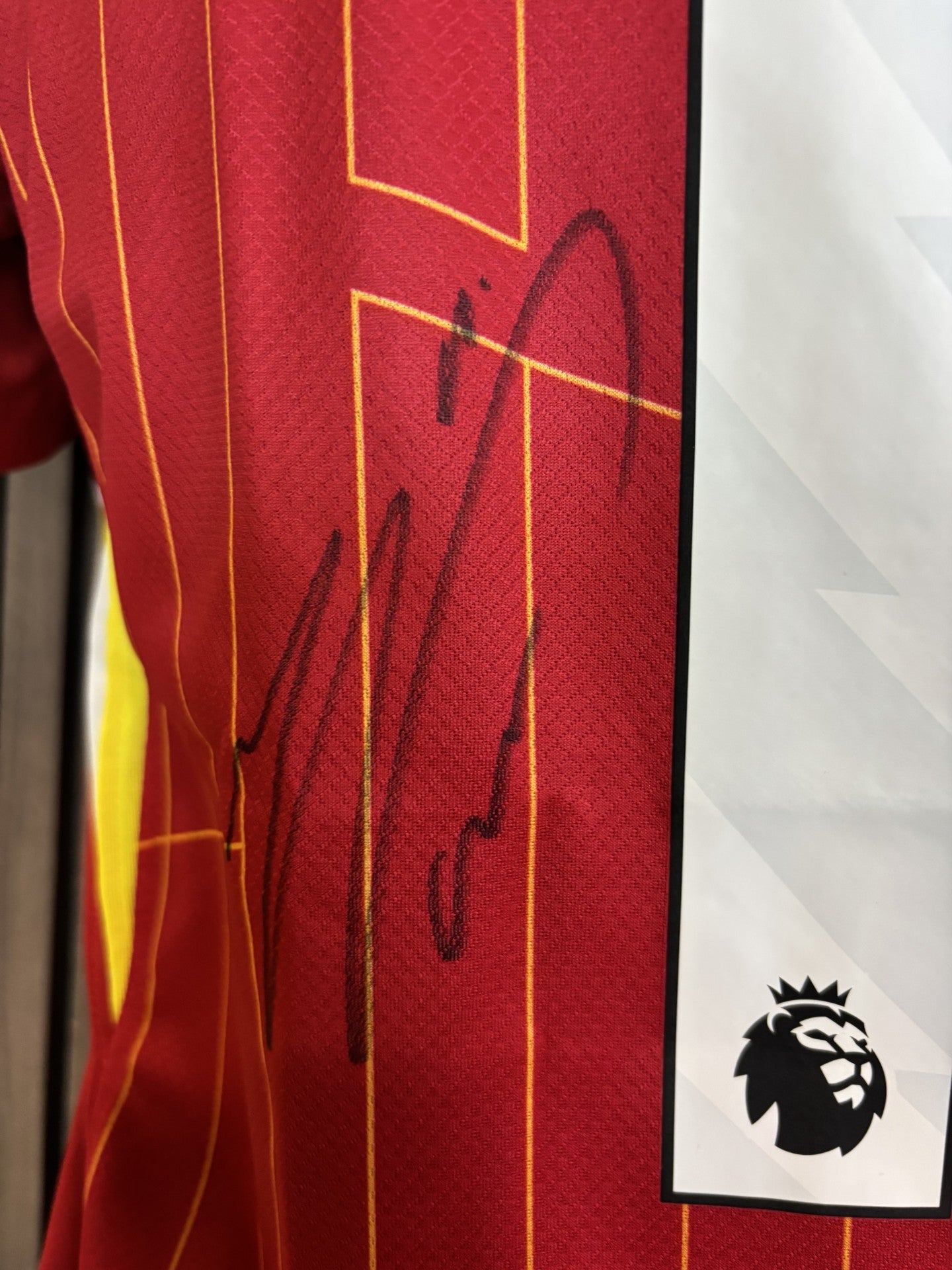MOHAMED SALAH - SIGNERT DRAKT MED EKTEHETSBEVIS/COA
