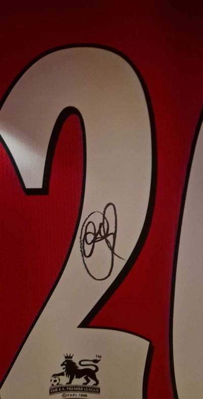 OLE GUNNAR SOLSKJÆR - SIGNERT DRAKT MED EKTEHETSBEVIS/COA