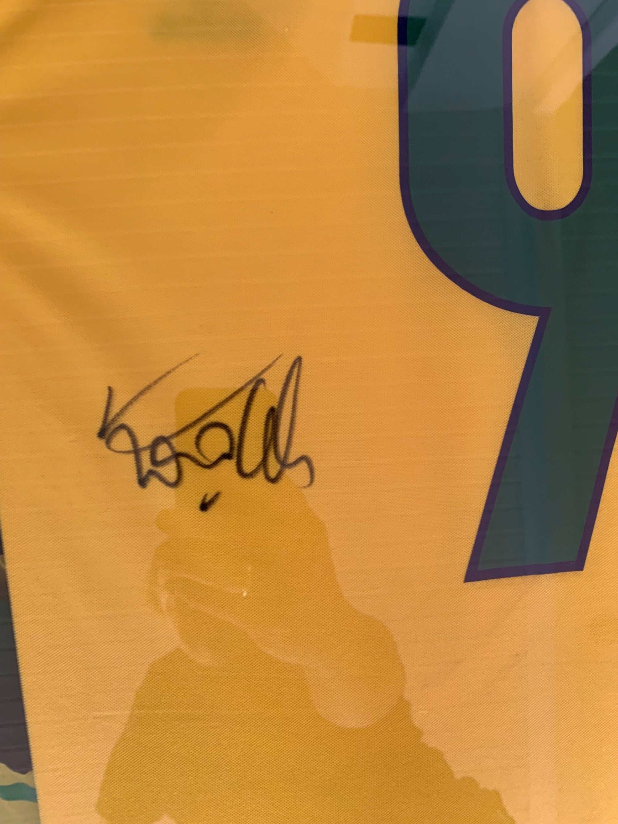 RONALDO "9" - SIGNERT DRAKT INNRAMMET I "ART-FRAME" MED EKTEHETSBEVIS/COA