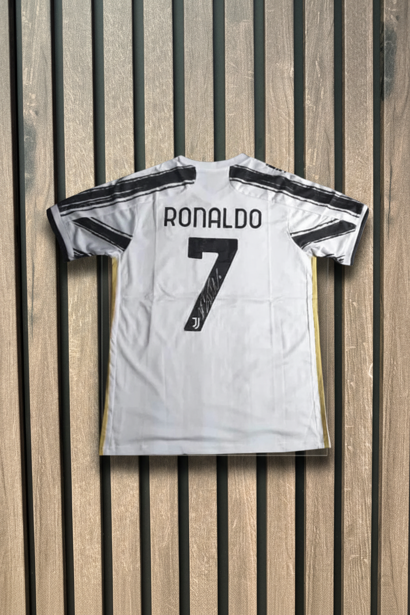 Ronaldo #7 Juventus Shirt on Wood Background