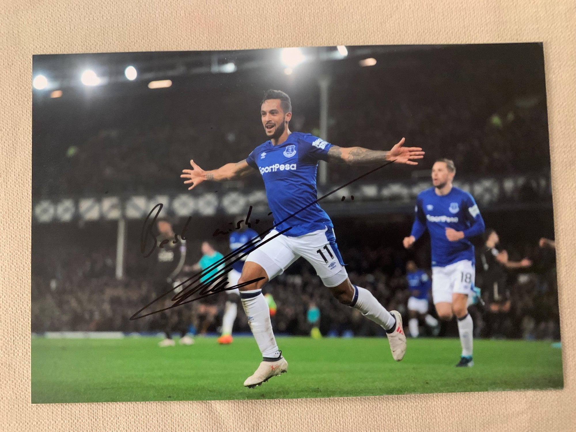 EVERTON - THEO WALCOTT - SIGNERT BILDE MED EKTEHETSBEVIS/COA