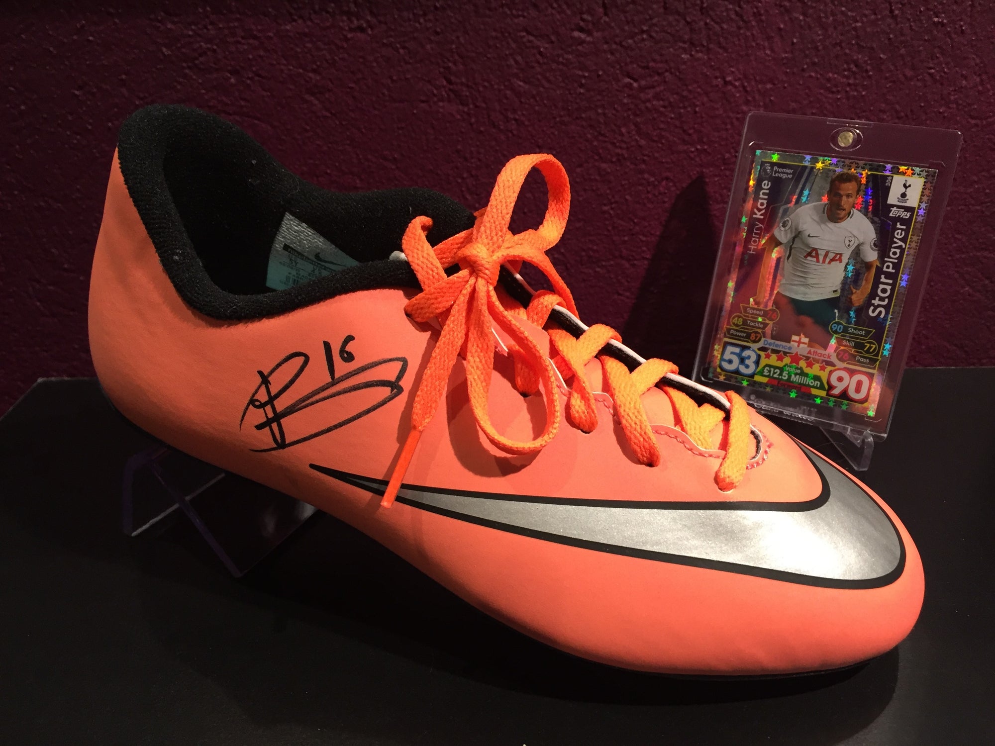 HARRY KANE - SIGNERT SKO MED EKTEHETSBEVIS/COA